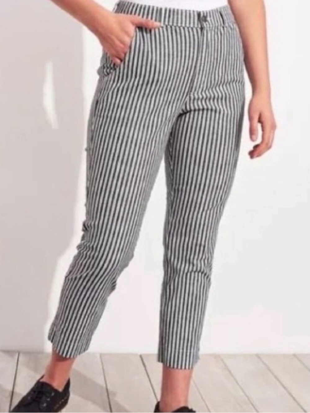 Hollister Ultra High Rise Ankle Pants Black White Railroad Stripe Size XS
